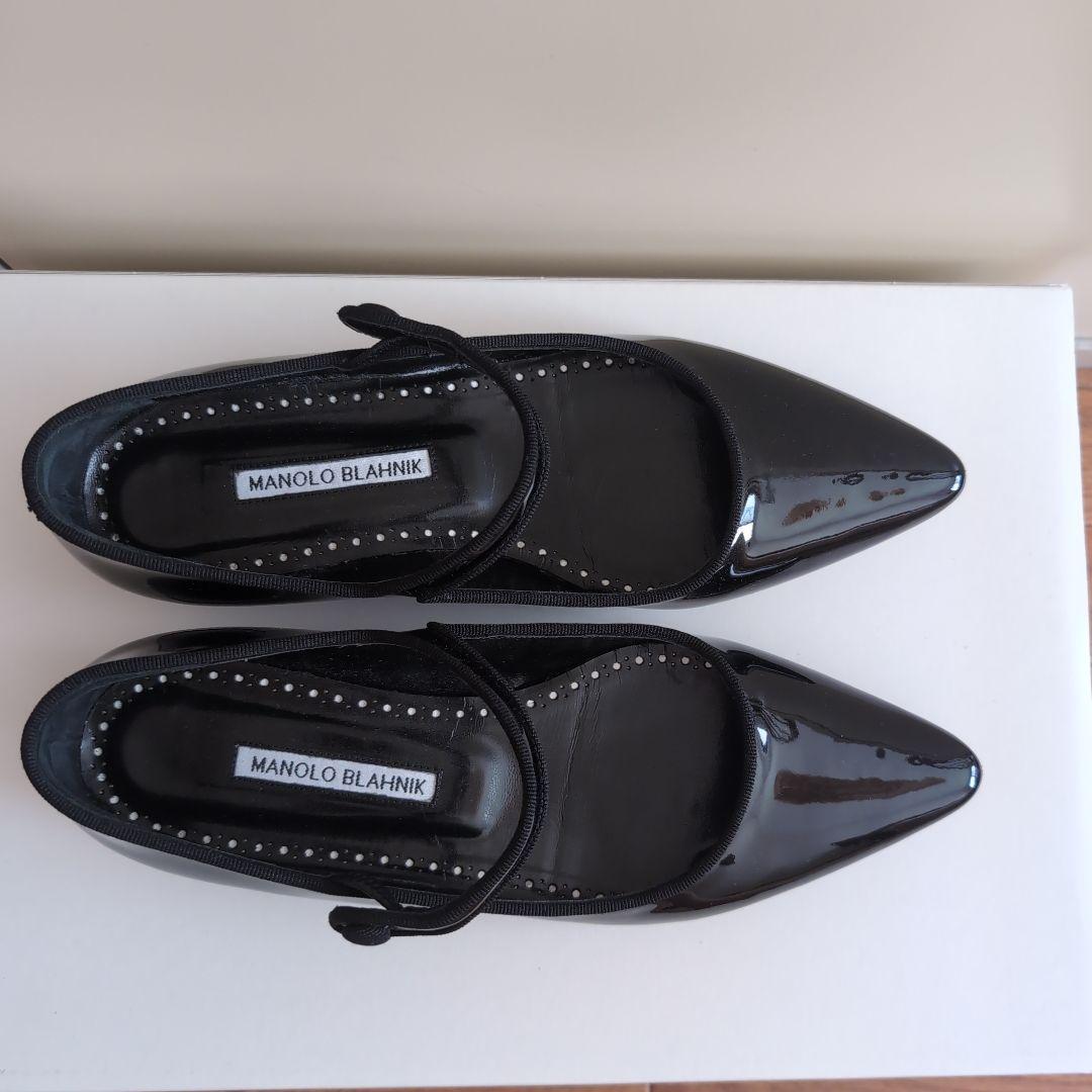 未使用品MANOLO BLAHNIK黒パテントメリージェーンフラットシューズ38