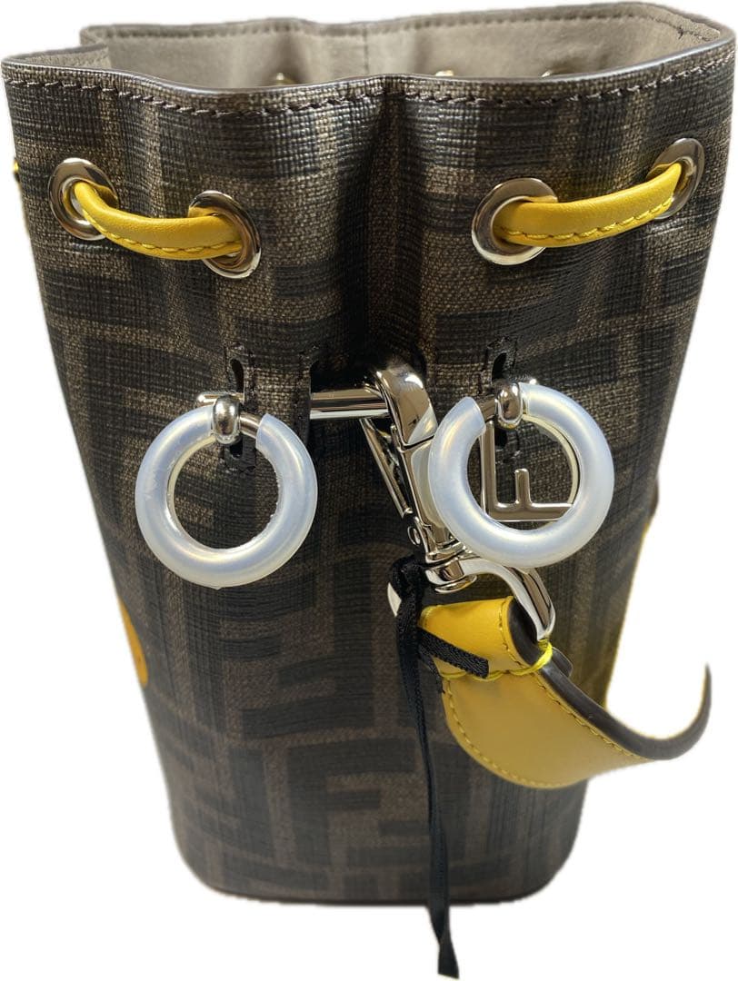 じ*ん様 新品！完売品！フェンディxフラグメントxポケモン 2way 巾着ショル