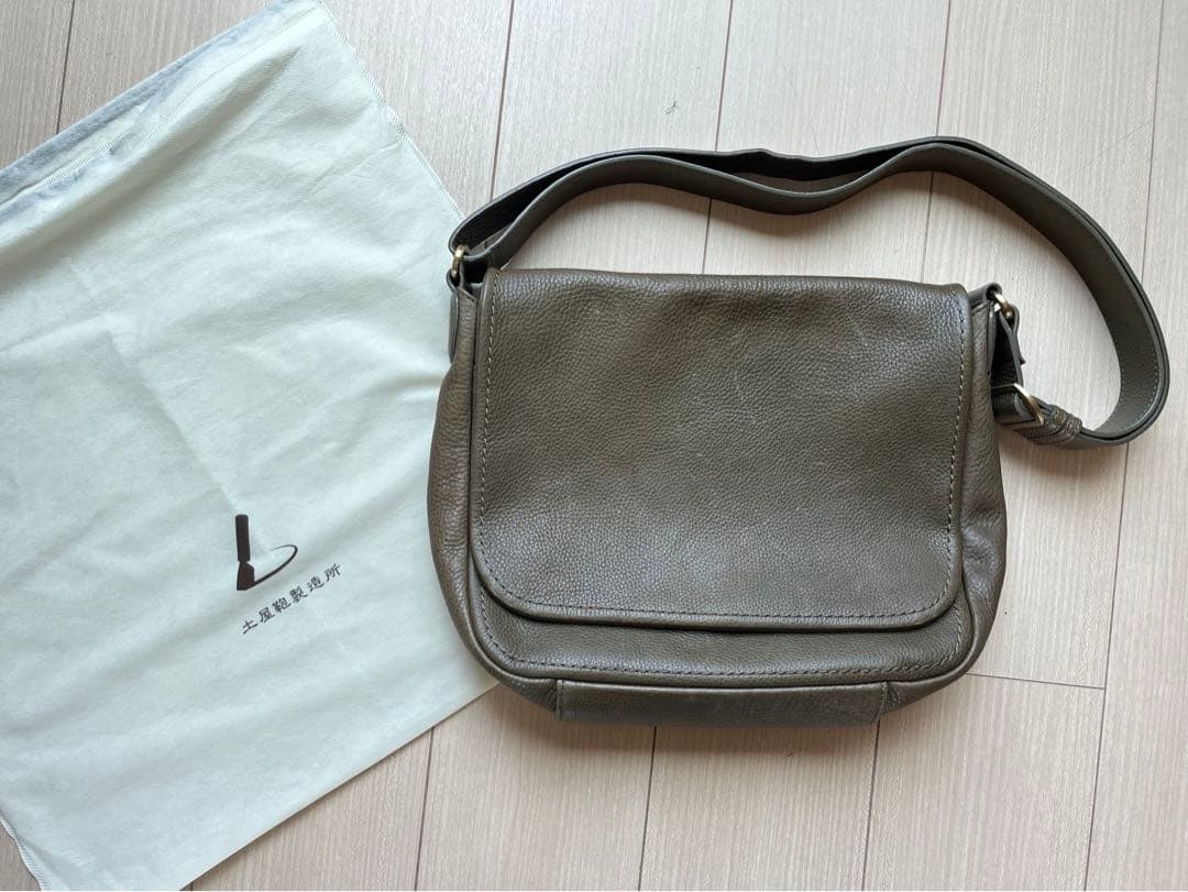 美品　土屋鞄　数量限定色　トーンオイルヌメ　ショルダー　カーキグリーン