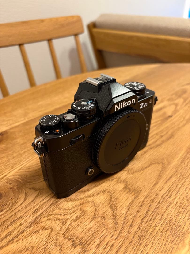 【ショット数686回】Nikon Z fc ミラーレス一眼 本体 バッテリー付き