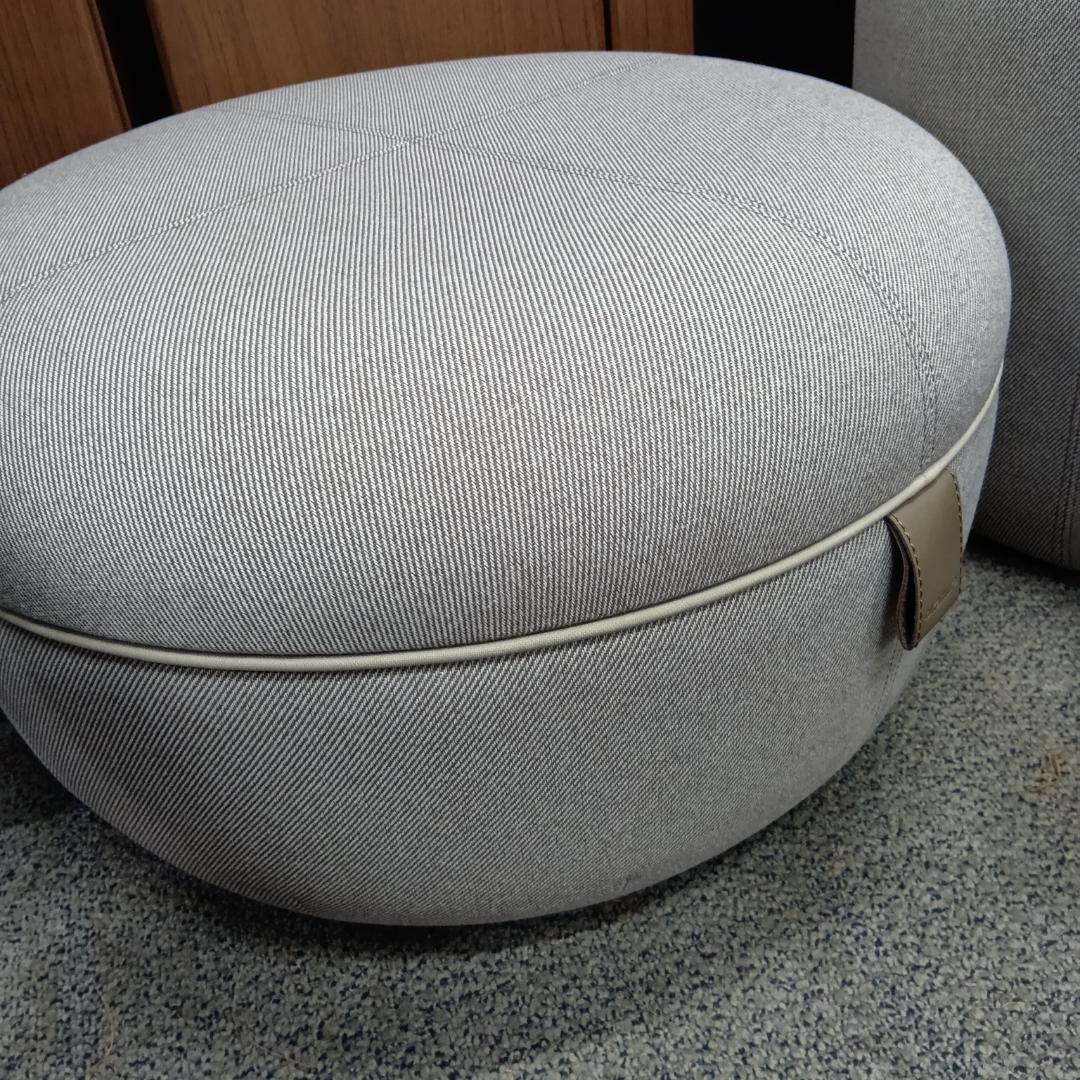 【展示品2025年製】3点セット オカムラ ライブス プーフ Pouf スツール