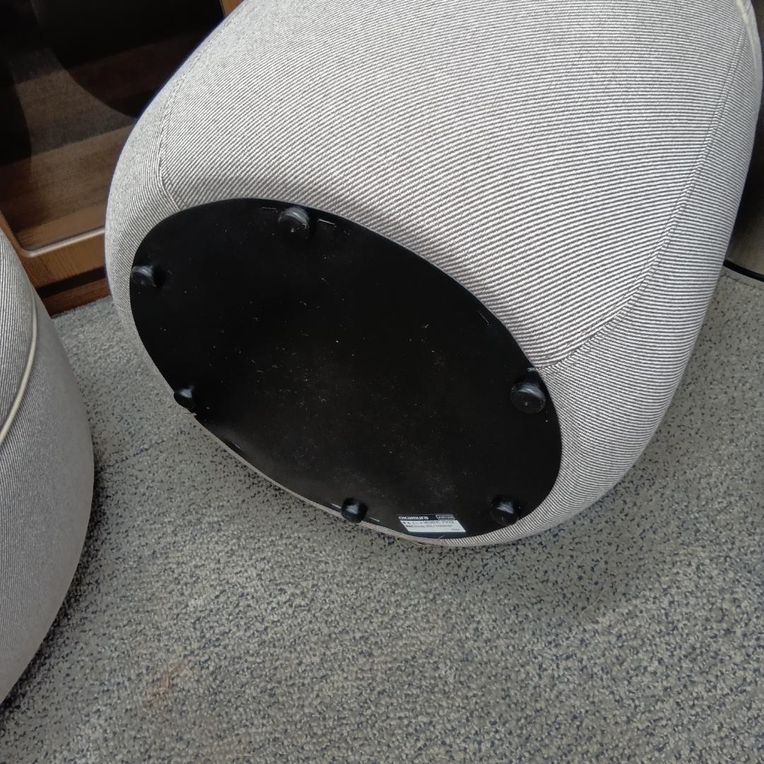 【展示品2025年製】3点セット オカムラ ライブス プーフ Pouf スツール