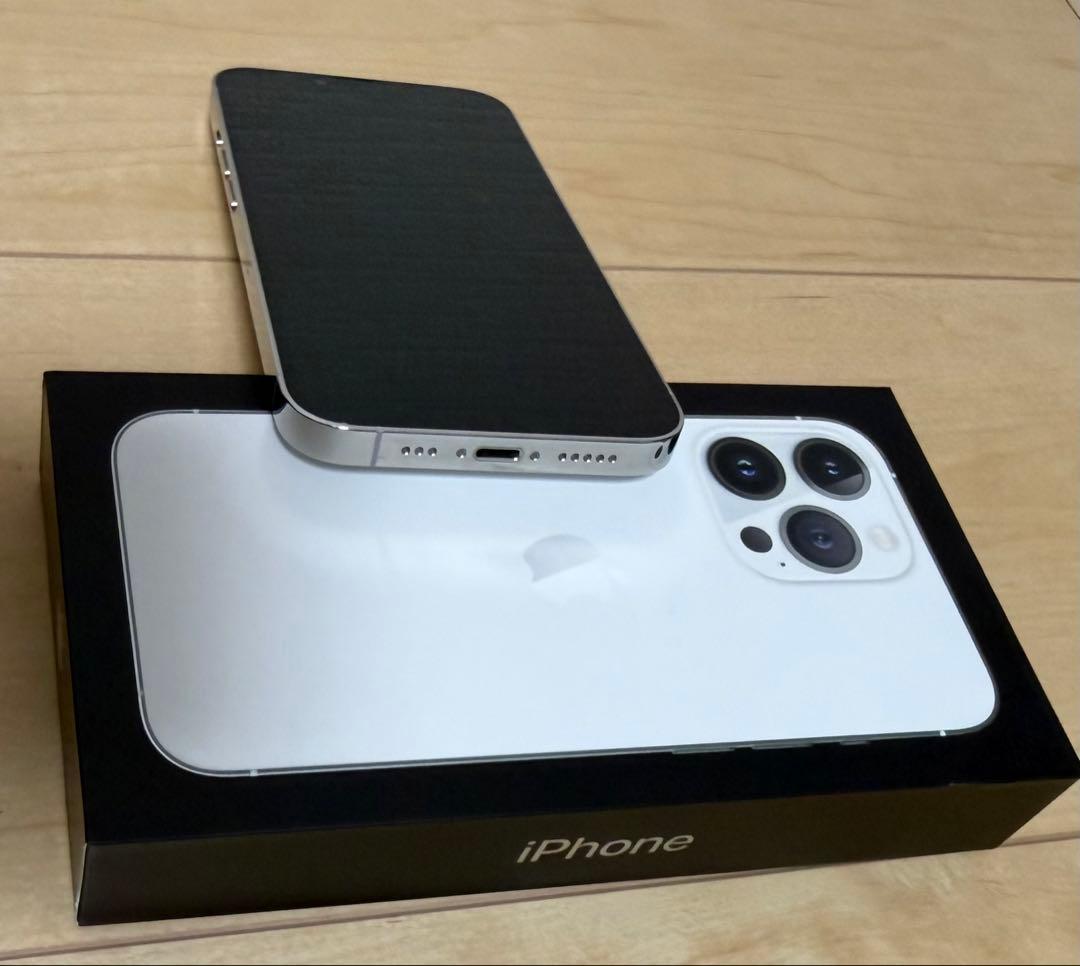【極美品】iPhone 13 Pro 256 GB SIMフリー 本体 シルバー