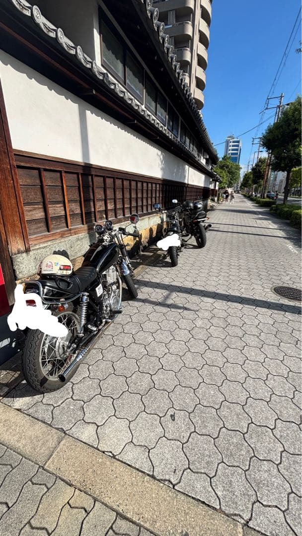 sr400マフラー　モーターロック69トランペットマフラー