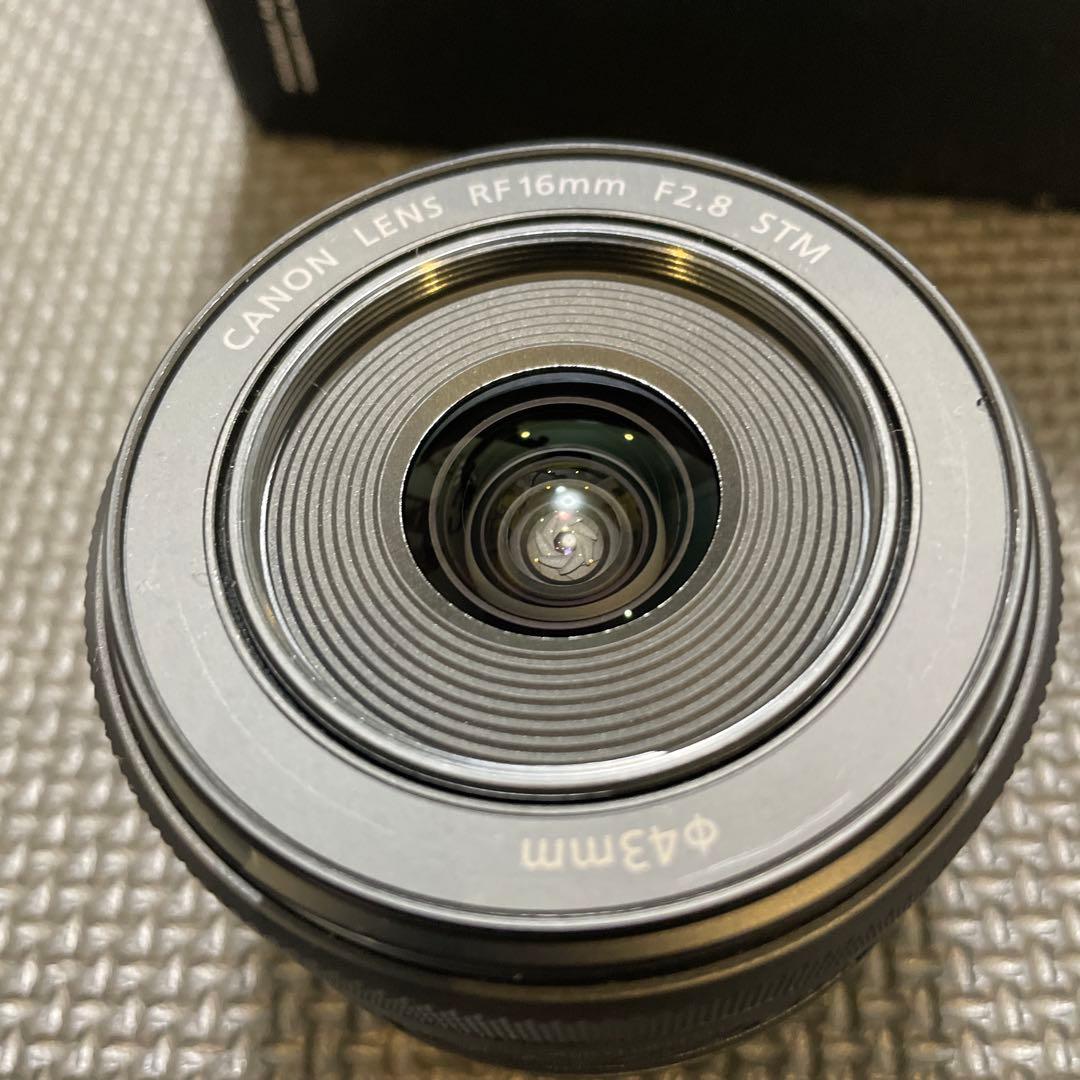 ほぼ新品　Canon RF16mm F2.8 STM レンズ