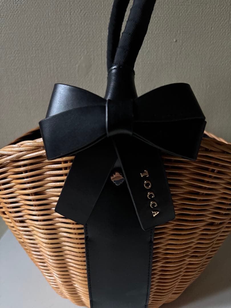 美品♡TOCCA リボン付きかごバッグ レザー ナチュラル×ひブラック 自立