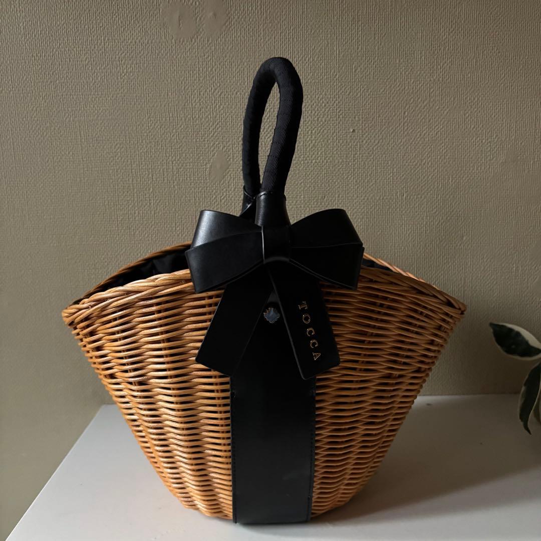 美品♡TOCCA リボン付きかごバッグ レザー ナチュラル×ひブラック 自立