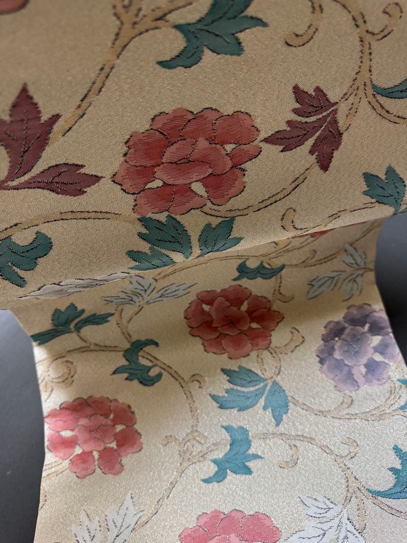 【銘品新品】西陣老舗機元「織昌みやび謹製」 「明綴れ」手織り「牡丹唐草文様」