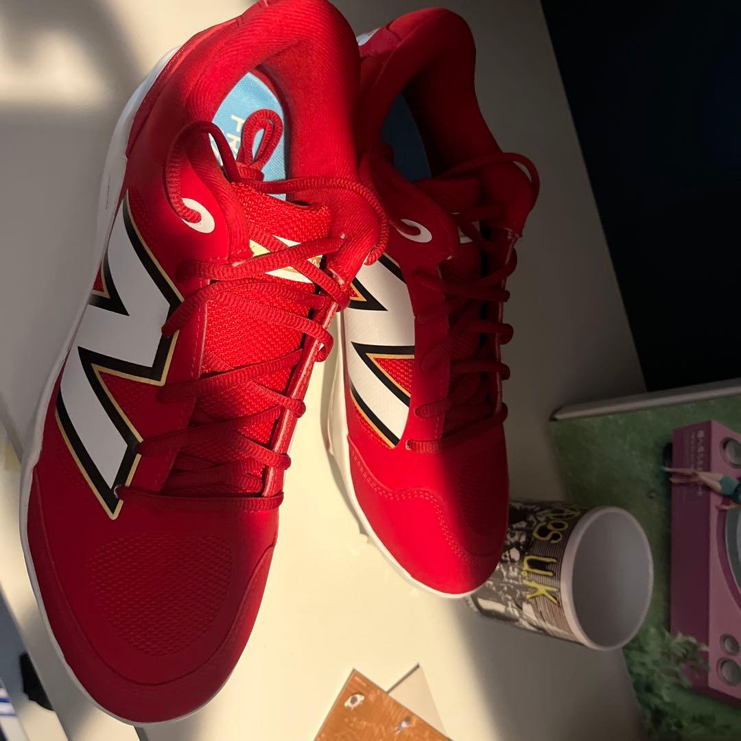 New Balance レッド スパイク