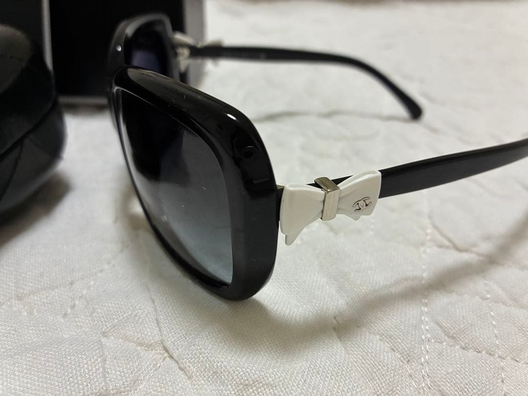CHANEL ブラック サングラス リボンモチーフ