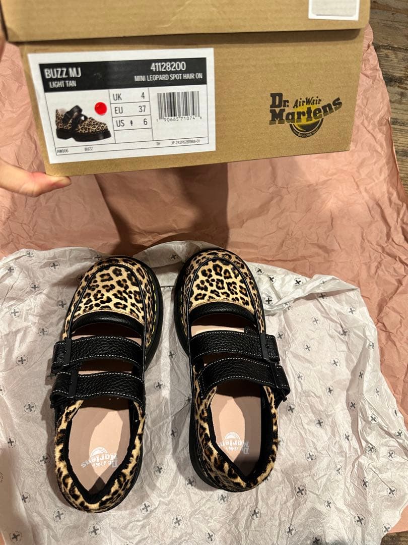 完売品 人気物 Dr. Martens Buzz MJレオパード柄US6 uk4