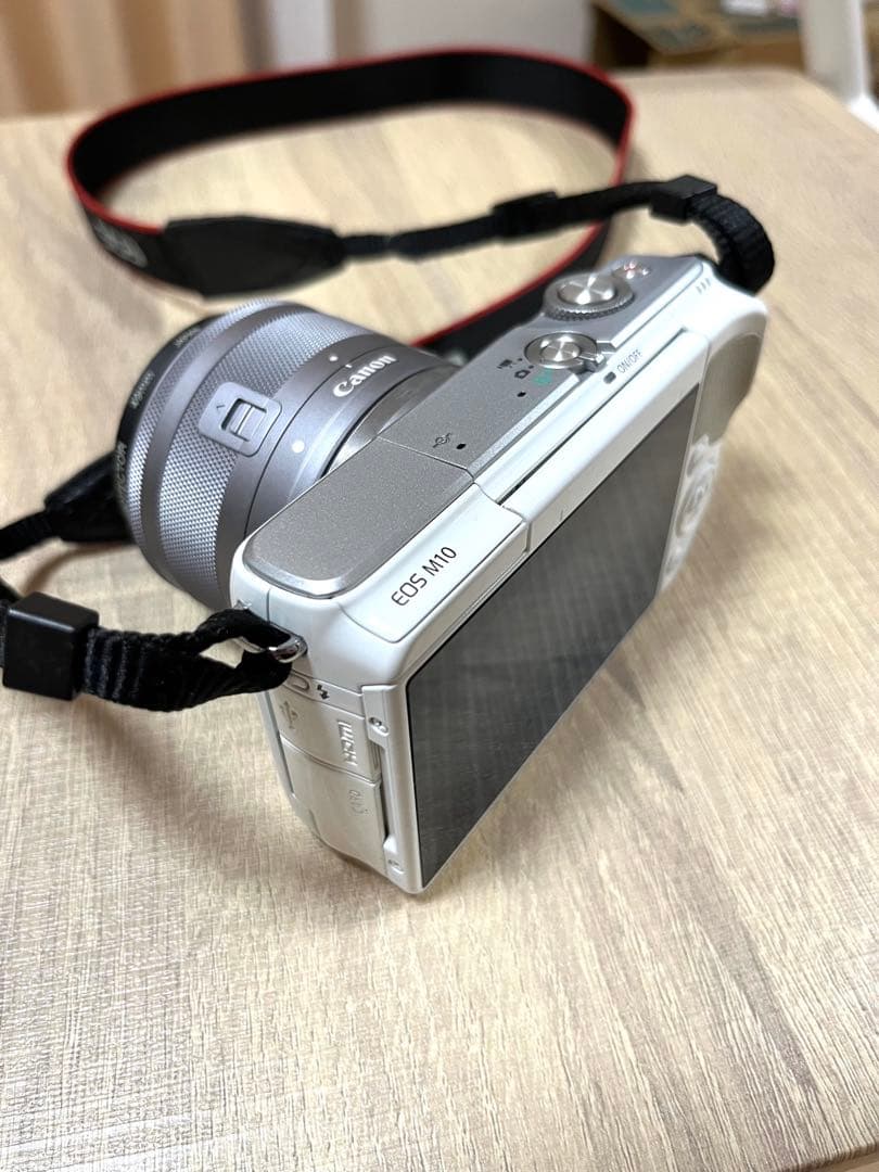 最終値引き/Canon EOS M10 ホワイト 15-45mmレンズ付き