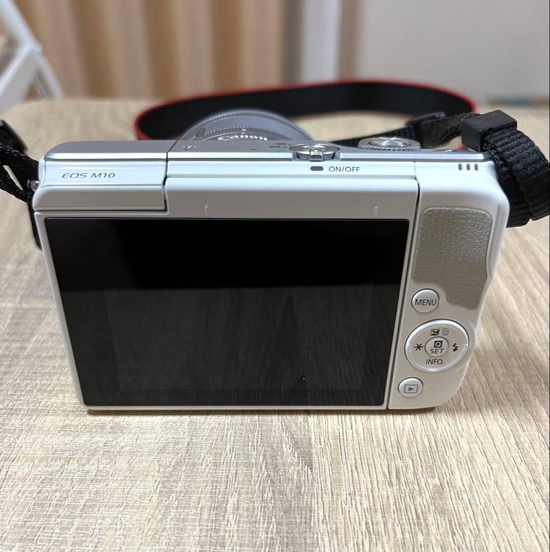 最終値引き/Canon EOS M10 ホワイト 15-45mmレンズ付き