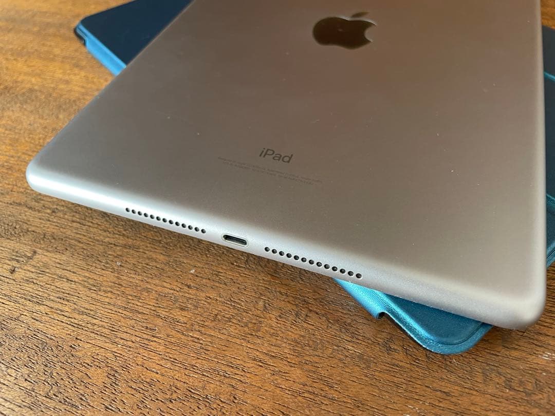 美品 iPad A1893 32GB 第6世代