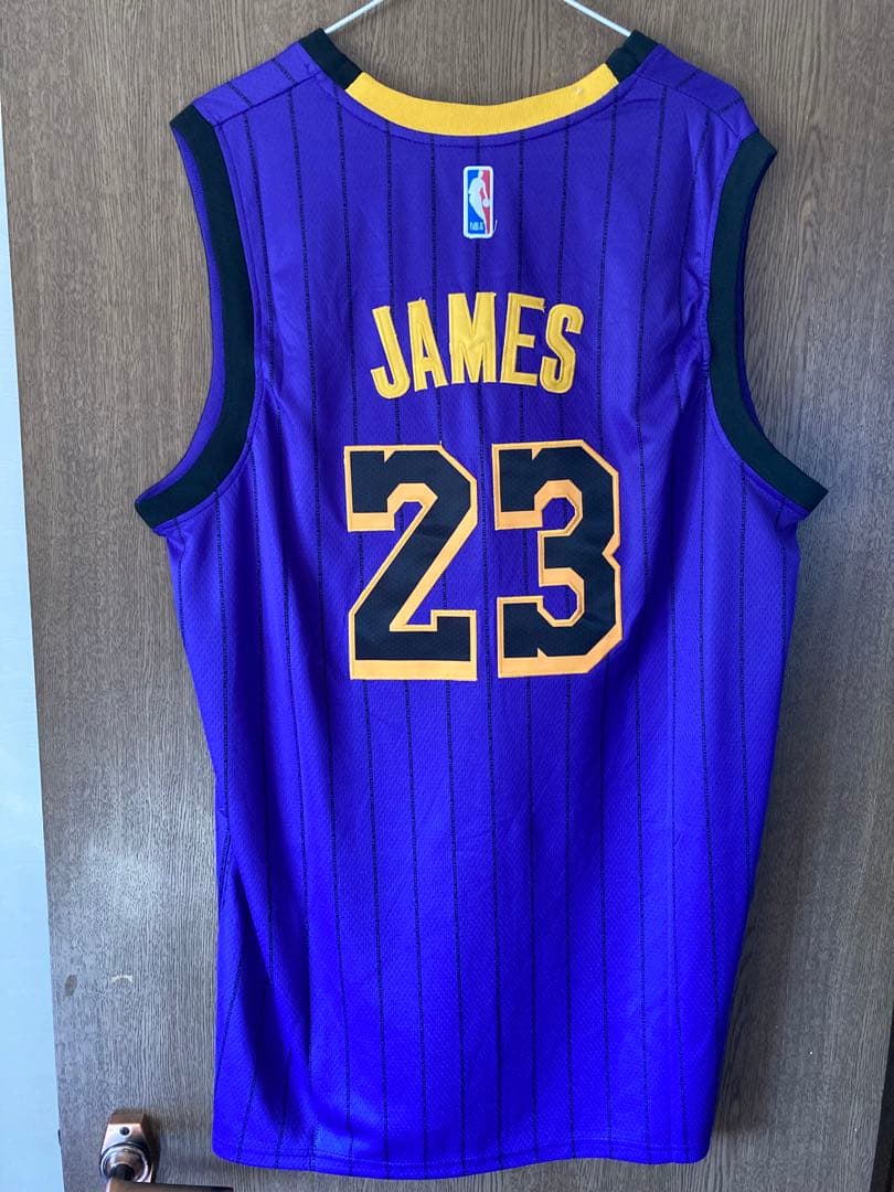 NBA ユニフォーム　レブロン　ジェームズ