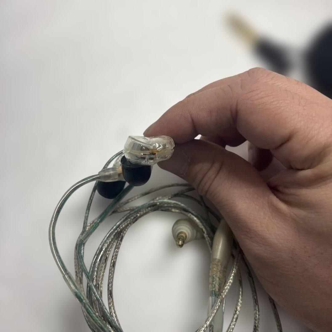 SHURE SE425 一部テープ補修あり