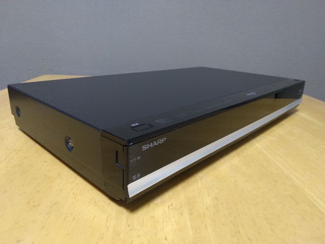 SHARP AQUOSブルーレイレコーダー 　T1700 保証付　3番組同時録画
