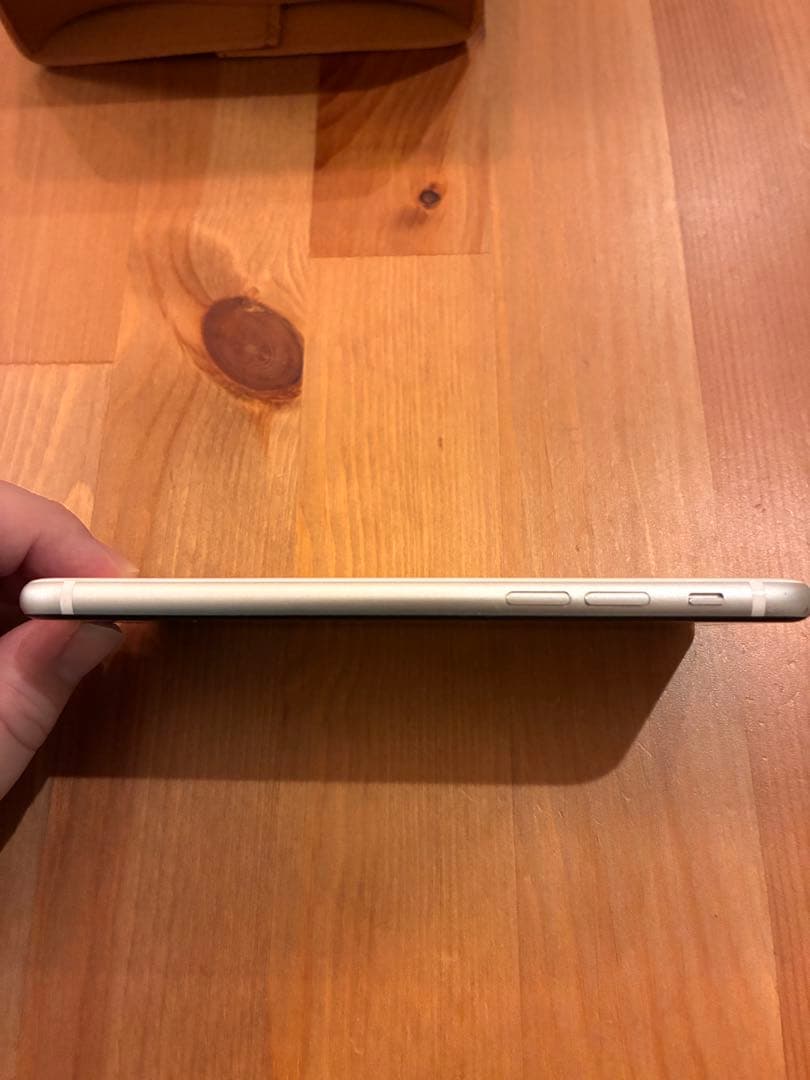 iPhone SE 第2世代（SE2）128GB SIMフリー