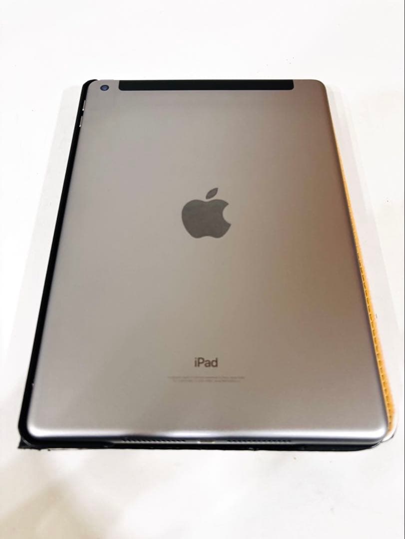 Apple iPad シルバー 32GB 本体　iPad 第5世代
