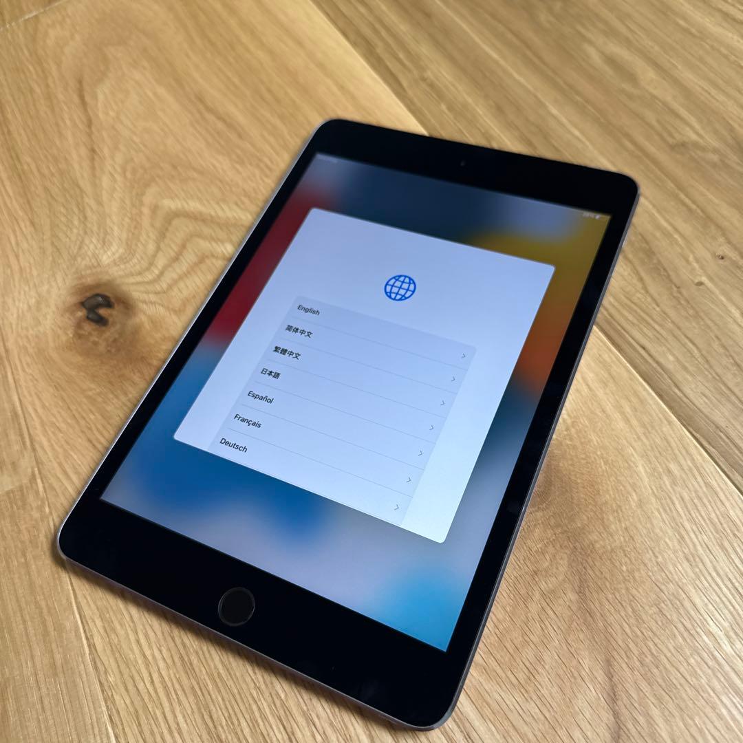 Apple iPad mini4 シルバー　16GB