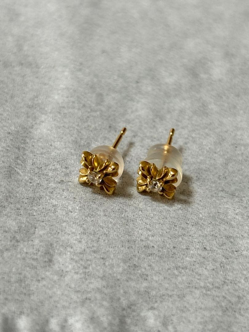 K18クロスピアス