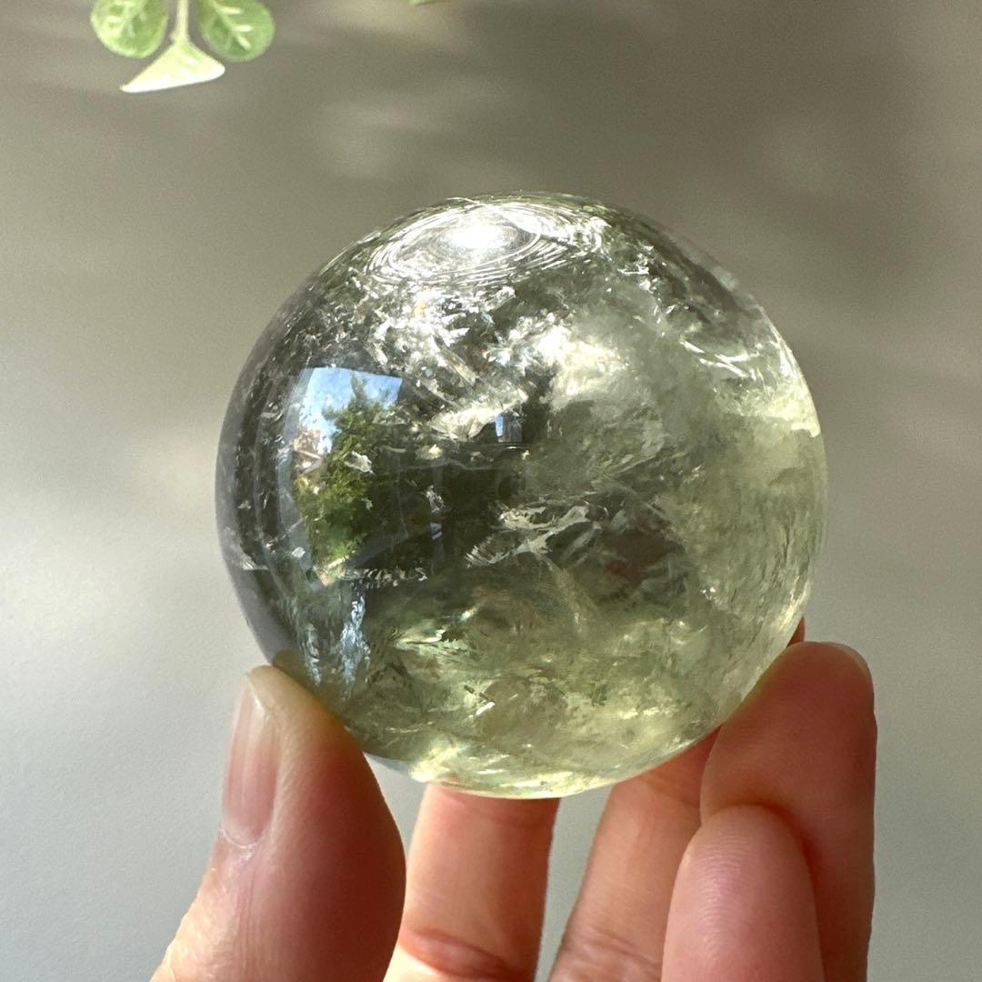 プラシオライト　非加熱　スフィア　5.3㎝　高品質　グリーンアメシスト