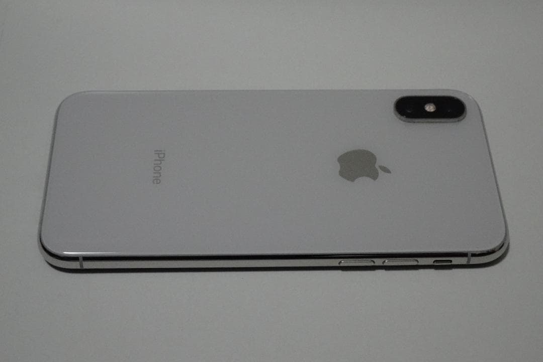 【美品】iPhoneXS 64GB シルバー
