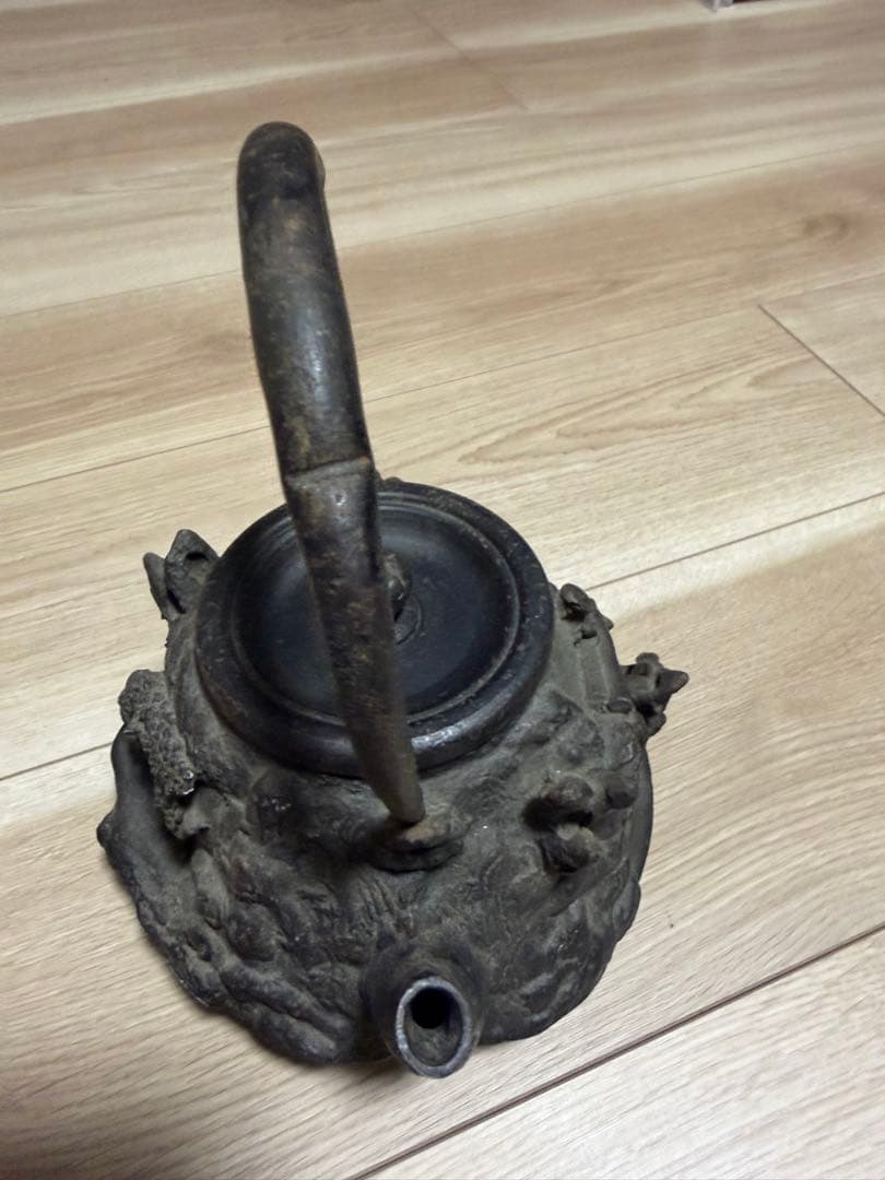 鋳鉄製動物彫刻鉄瓶