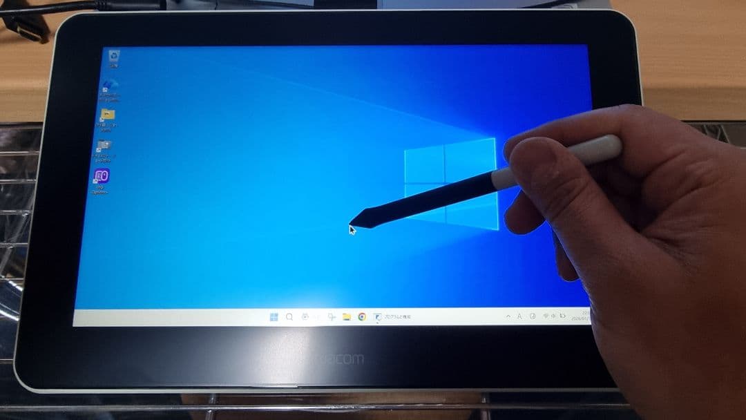 Wacom One 液晶ペンタブ 13 (DTC133W0D) 2022年製