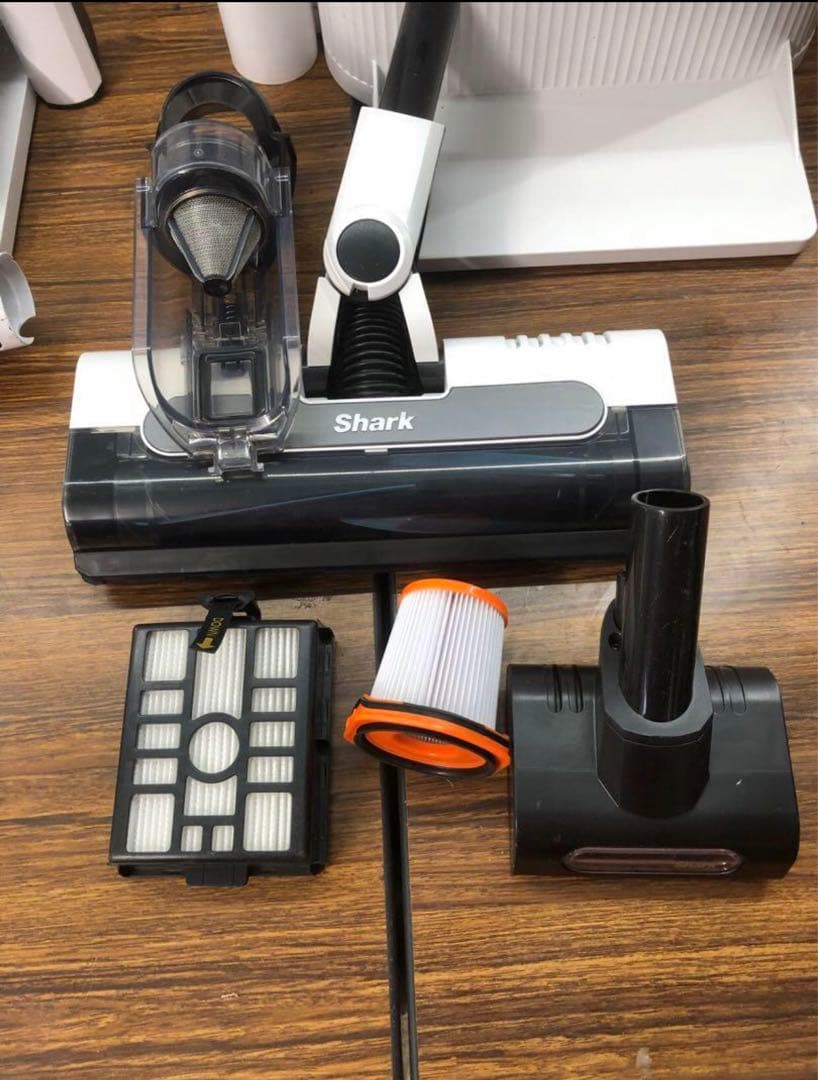 Shark シャーク　掃除機 ホワイト CS151JAE 送料無料