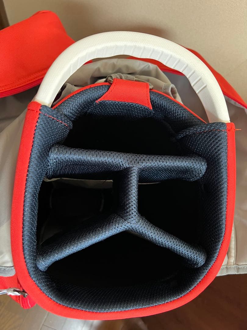 TAYLORMADE レッド キャディバッグ