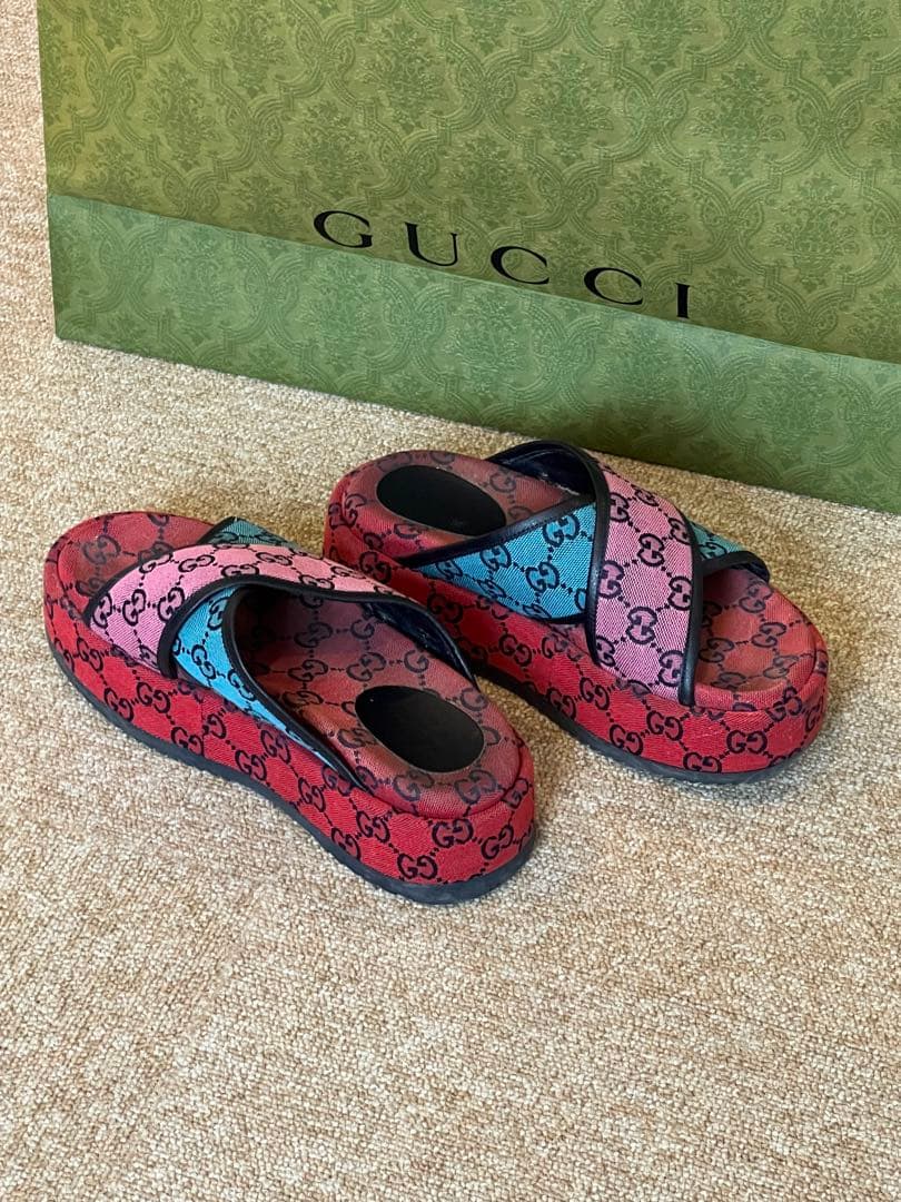 GUCCI グッチ　ロゴ　厚底サンダル 36.5
