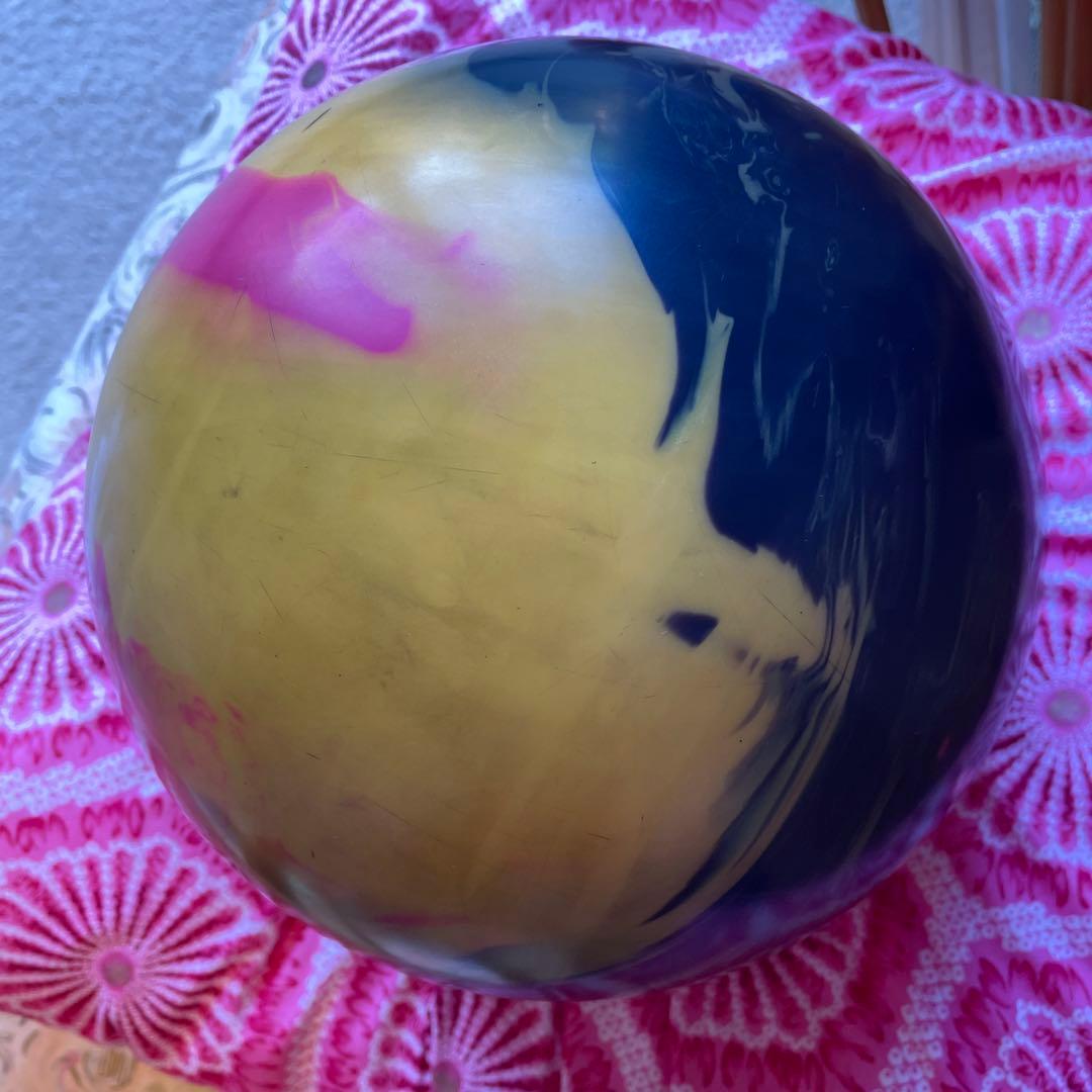 ボウリングボール ロトグリップマジックジェム6.３キロ