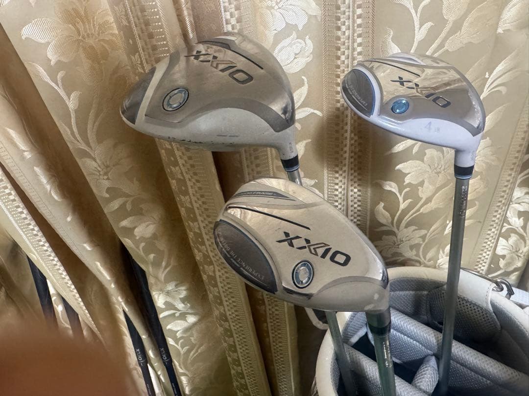 【格安】限定ホワイトカラー XXIO 12 ゼクシオ レディース ゴルフセット