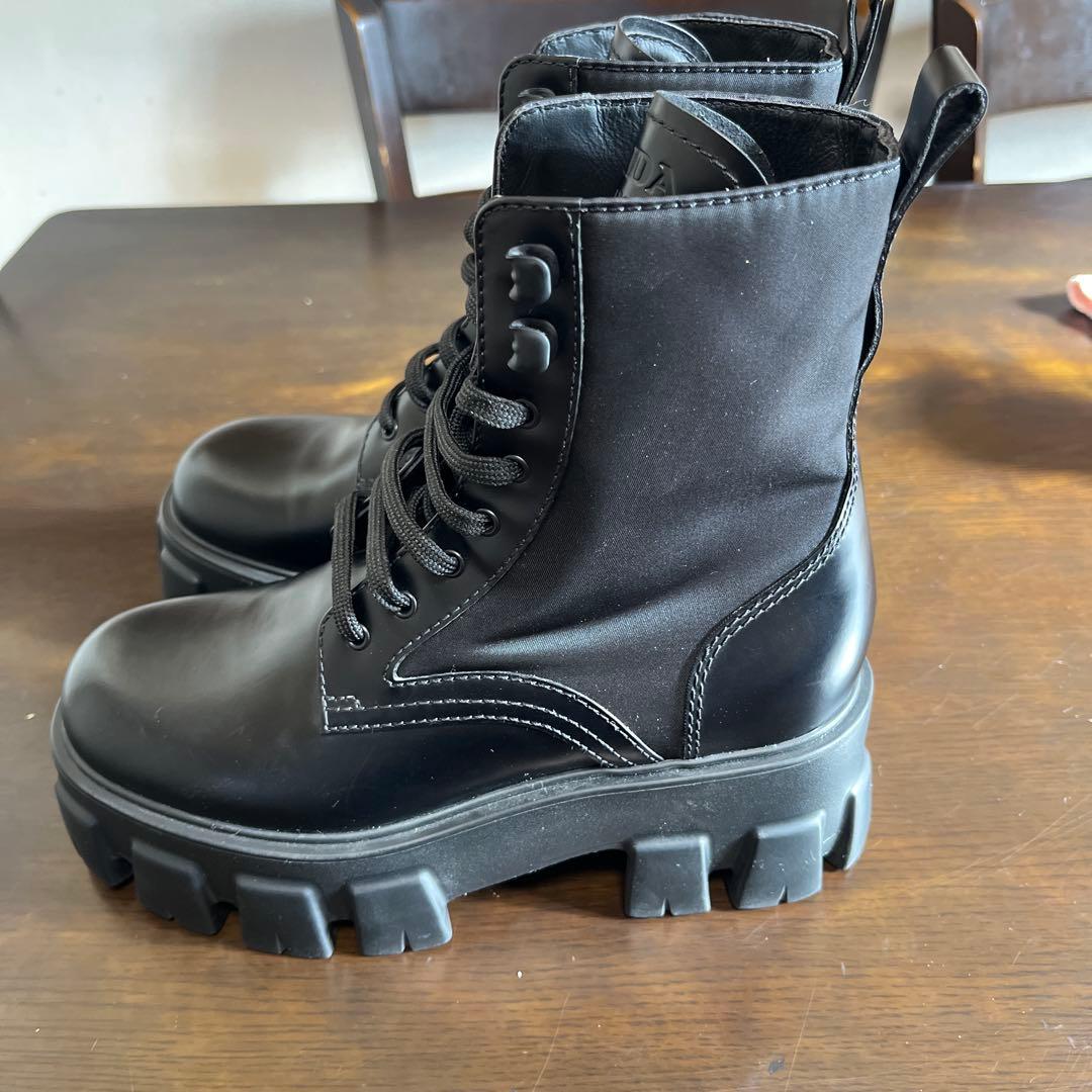 PRADA ブラック モノリスブーツ