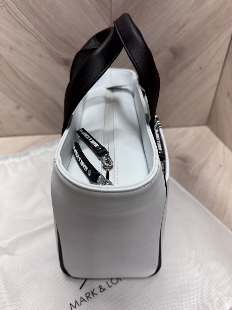 マークアンドロナ