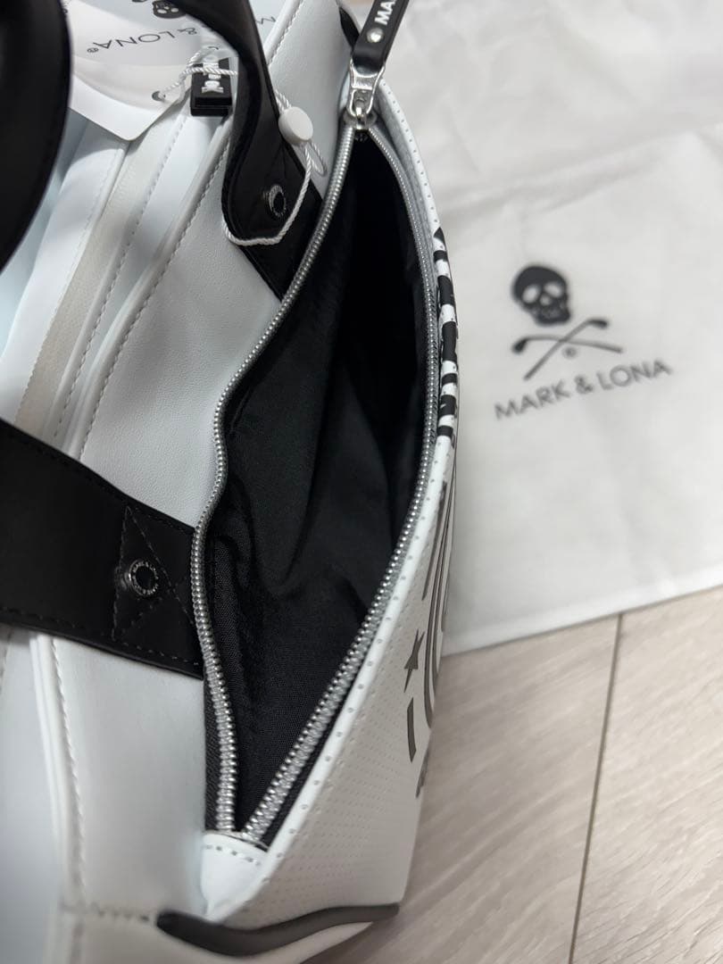 マークアンドロナ