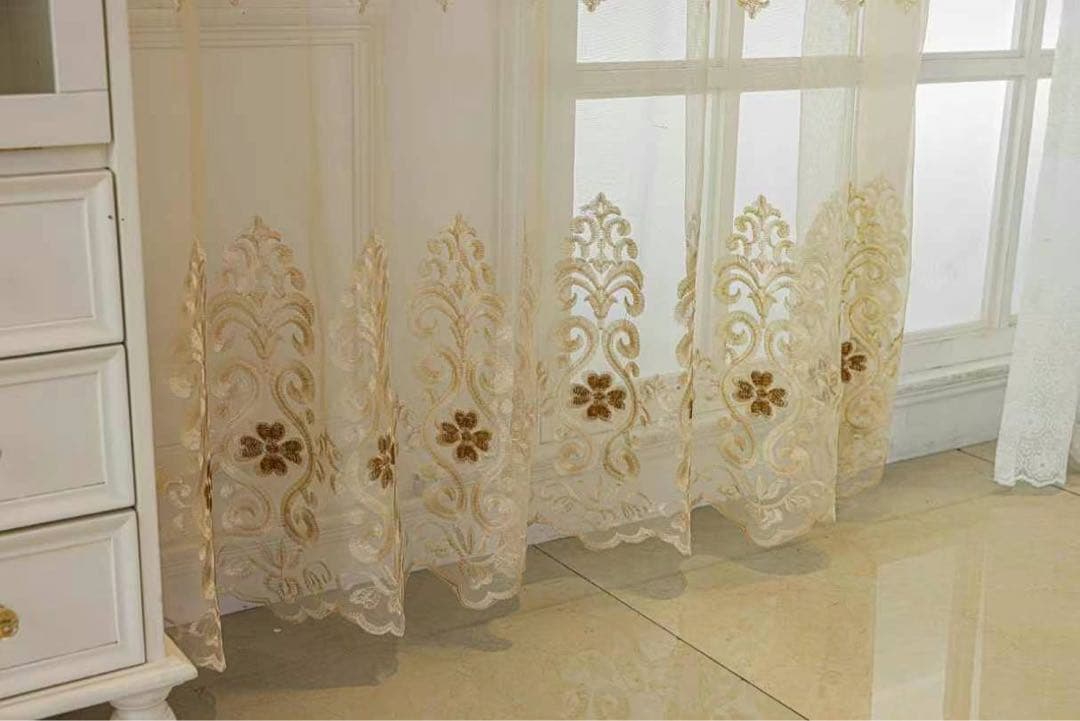 2枚入り　レースカーテン　金運UP ベージュ　刺繍柄　クローバー　レース　送料込