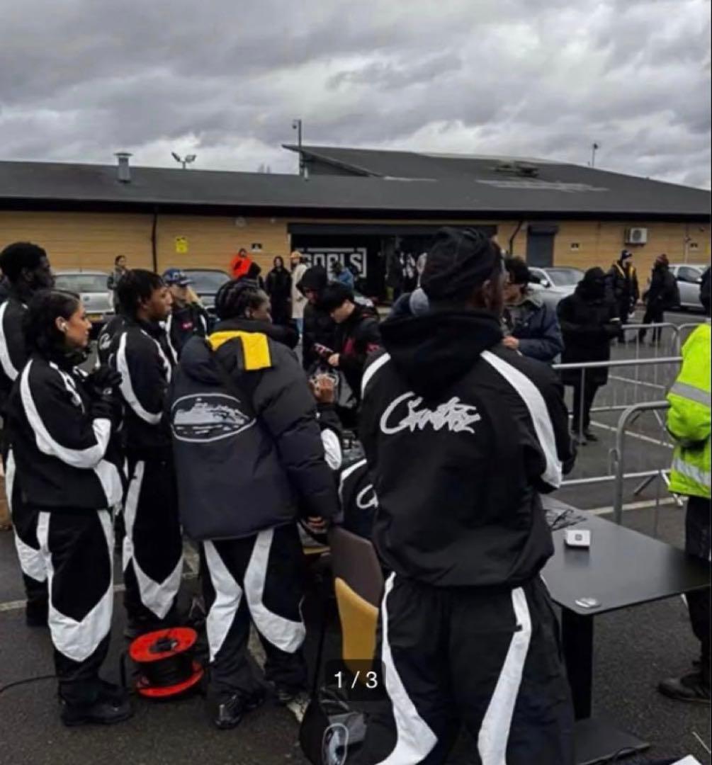 【即完売系】Corteiz ジャケット ブラック×ホワイト