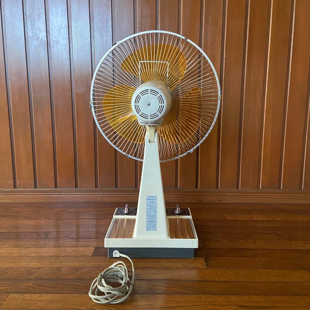 昭和レトロ　扇風機　ライト点灯します　希少　レトロポップ　美品　オレンジ