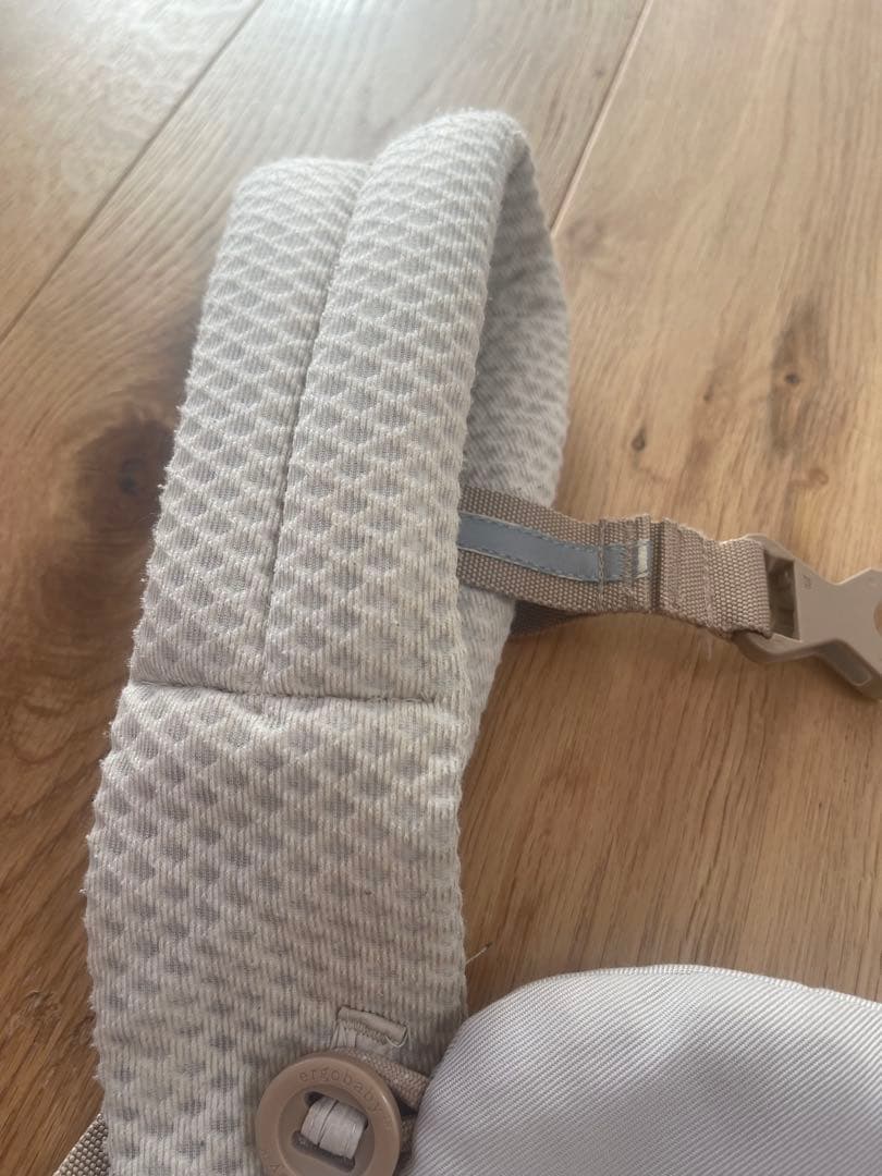 や*く様 エルゴベビー オムニブリーズ