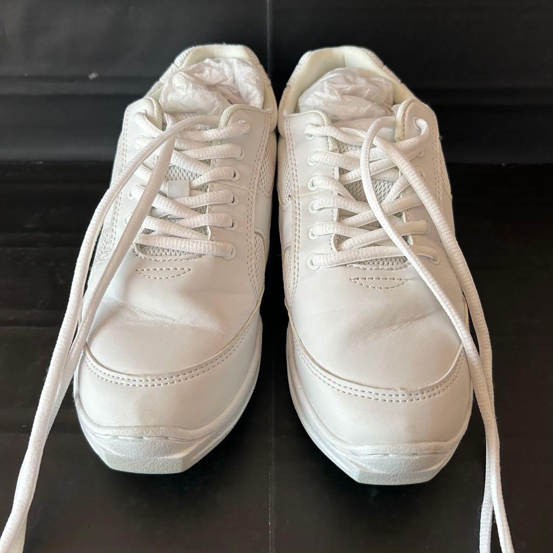 【新品】Chacott チャコット　ダンシングスニーカー　ホワイト　24.5㎝