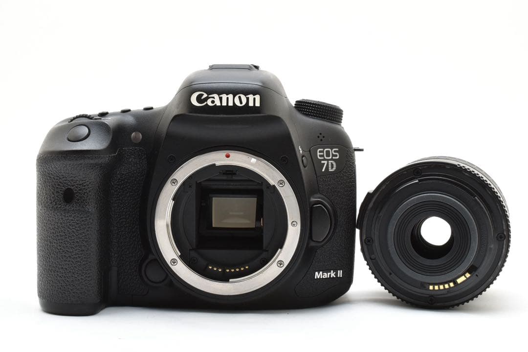 Canon EOS 7D Mark II ボディ ＋ EF-S 18-55mm