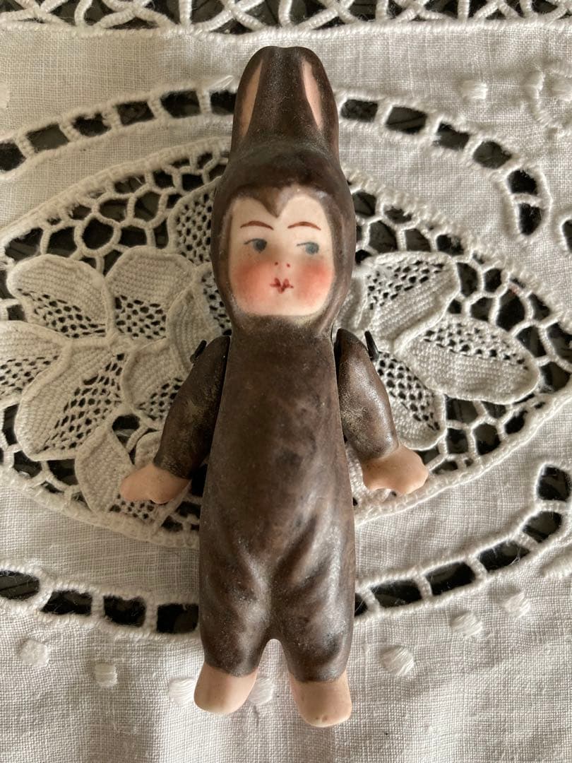 ドイツ　アンティーク　小さい　うさぎの着ぐるみ　ミニョネット　ビスクドール