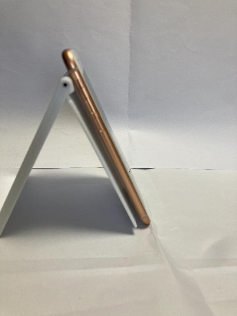 【美品】Apple iPhone 8 ゴールド 本体