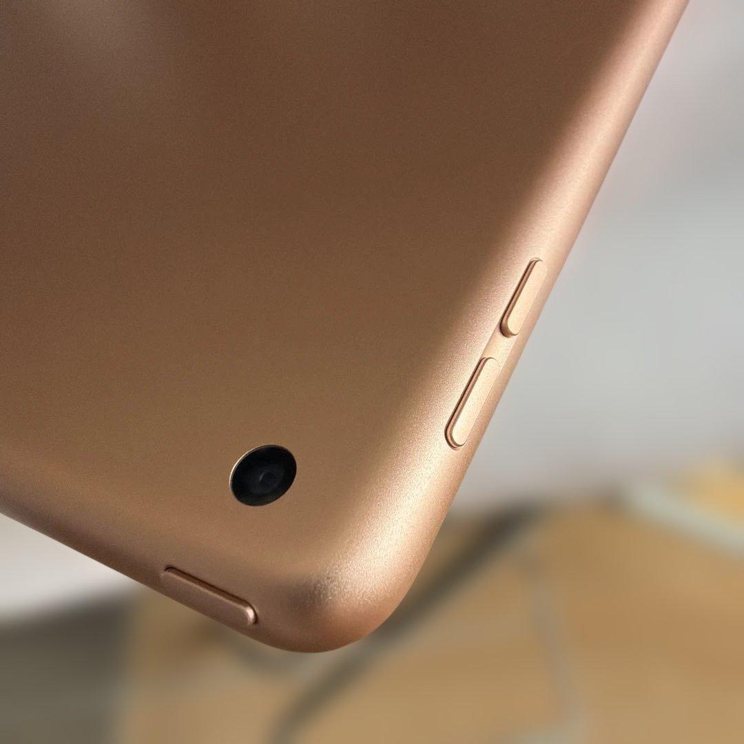 【使用頻度極小】iPad本体 第8世代 10.2インチ 128GB バッテリー良