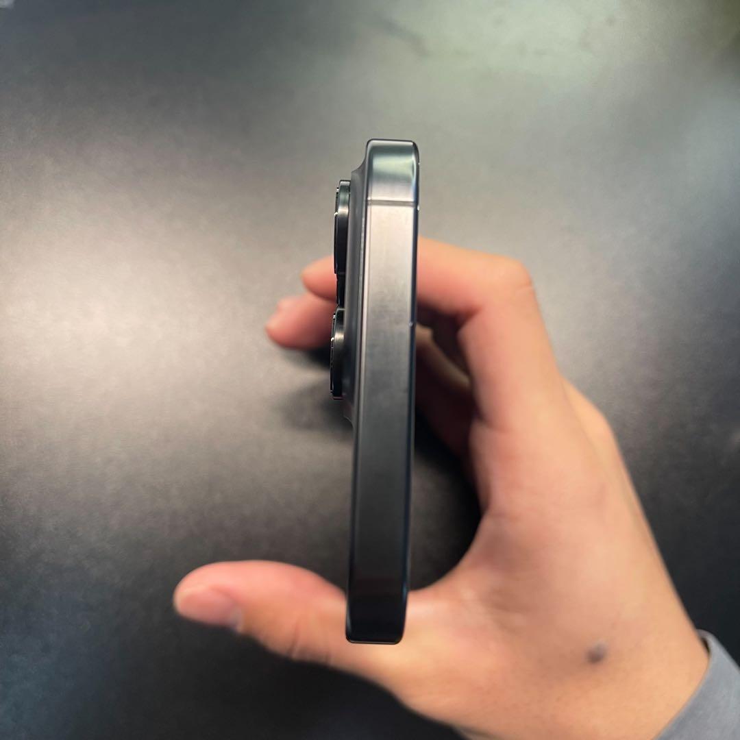 【美品】iPhone 16 Pro Max 黒色 本体 箱付き