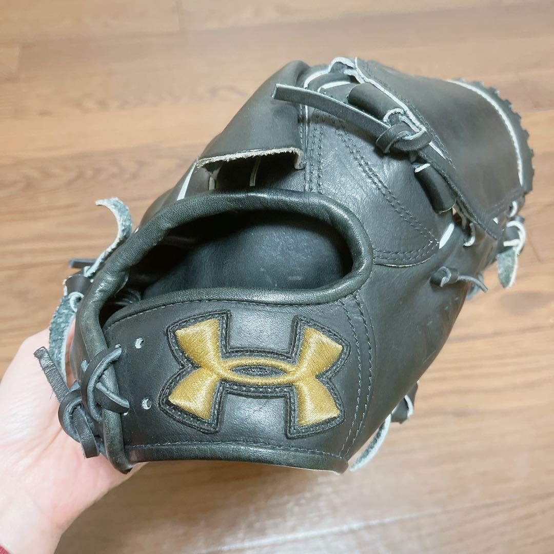 アンダーアーマー　投手用 軟式グローブ 黒