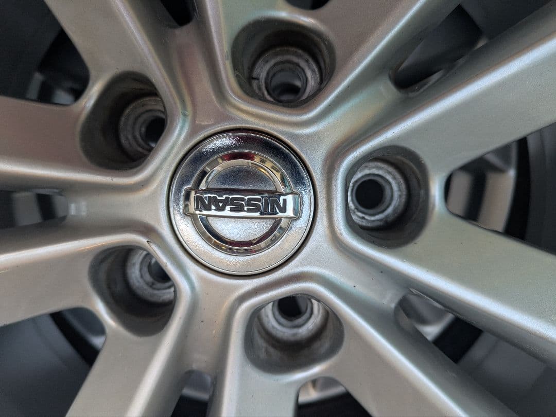 バリ溝　引き取り限定エクストレイルT32純正ホイール　225/65R17