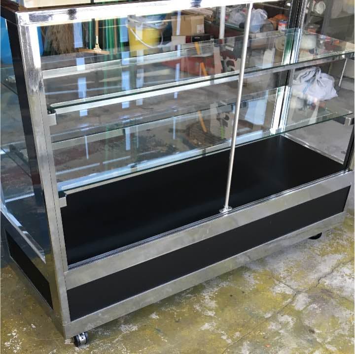 ☀店舗什器ガラスケース
